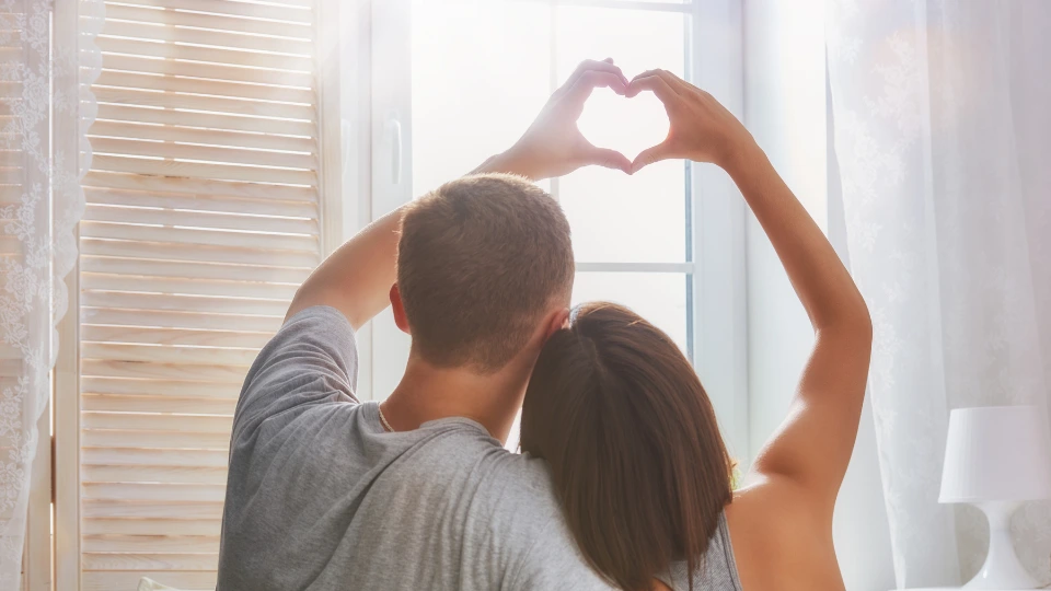 Couple enjoying luxury in deluxe holiday homes in Dubai