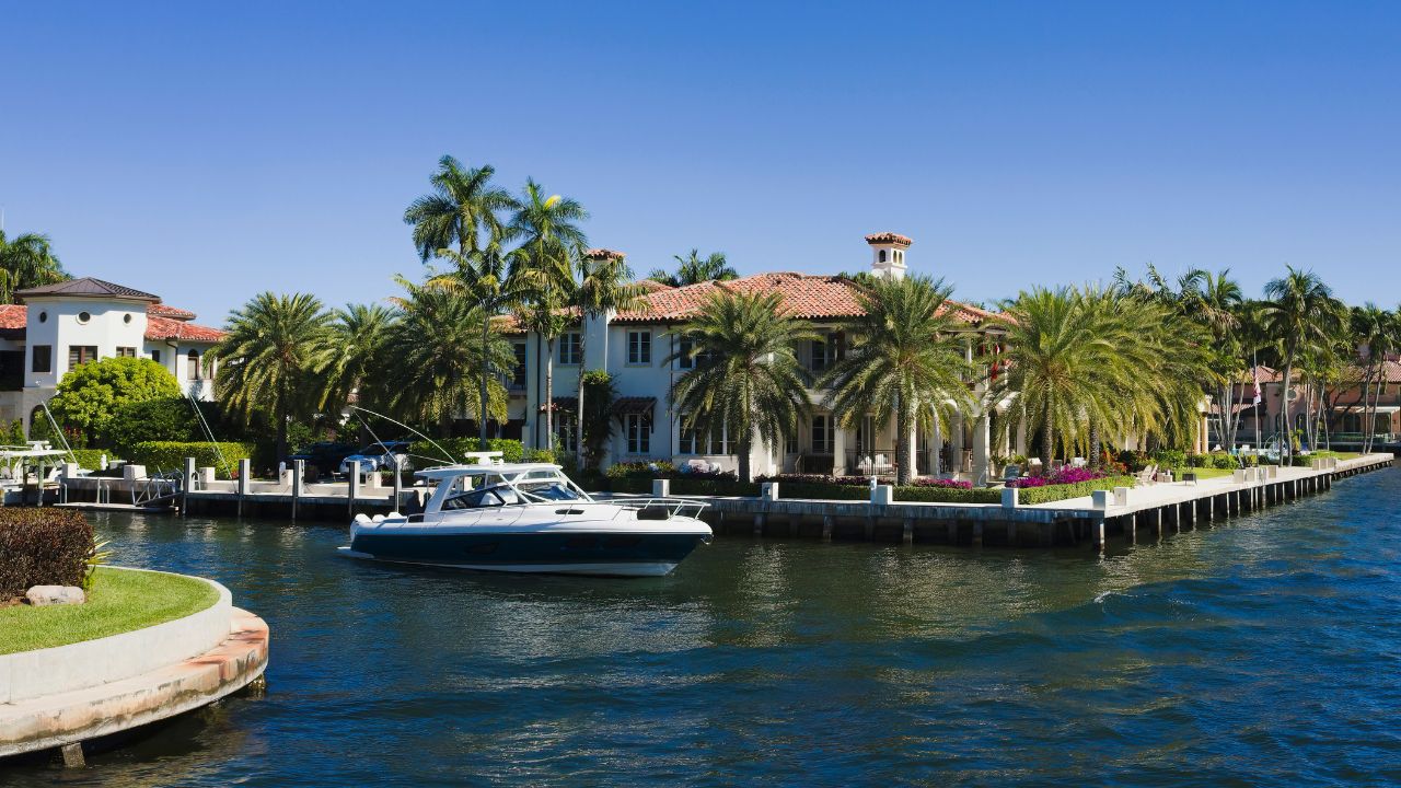 Discover the Top 7 Reasons Why Holiday Homes Reign Supreme for Travelers in 2025