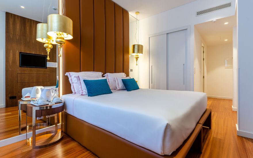 Why Hotel Owners in Dubai Are Switching to BnBme for Better Bookings