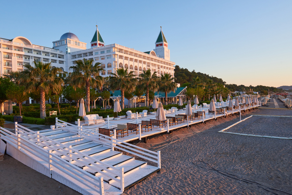 Why Choose Vacation Homes in Dubai Over Hotels