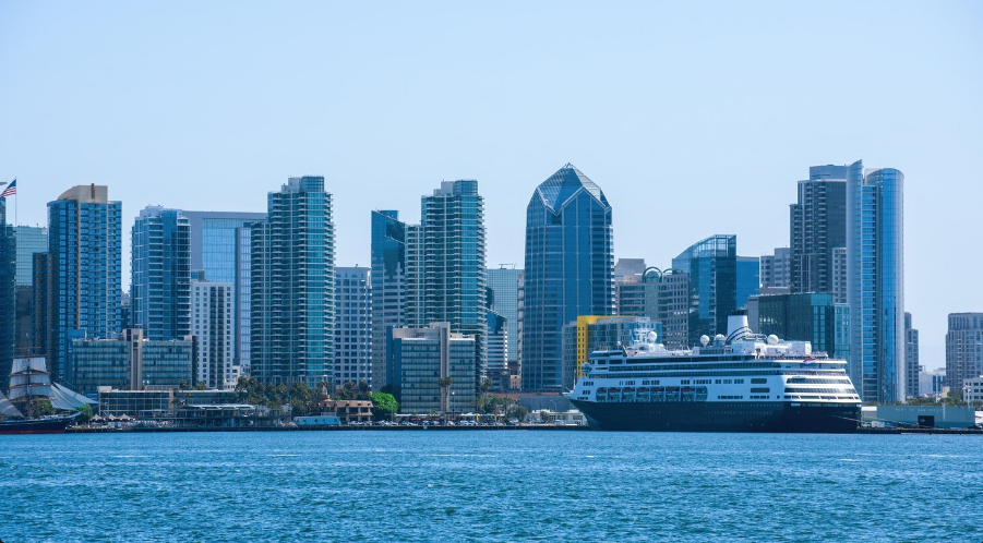 New Year Waterfront Holiday Homes in GDT & Marina